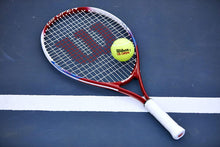 
                        
                          將圖片載入圖庫檢視器 Wilson Youth/Juniors Recreational Tennis Racket - JOY2ESpree
                        
                      