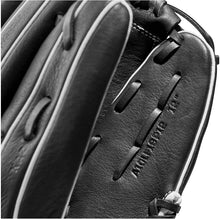 
                        
                          Cargar imagen en el visor de la galería, Wilson A1000 Fastpitch Glove Series - JOY2ESpree
                        
                      