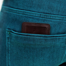 
                        
                          Load image into Gallery viewer, Tommy Bahama Men's 100% Leather Slim Card Case Carrier Wallet
                        
                      