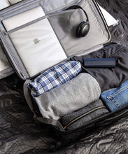 
                        
                          Cargar imagen en el visor de la galería, Samsonite Winfield 2 Hardside Expandable Luggage with Spinner Wheels, Charcoal, Checked-Large 28-Inch
                        
                      