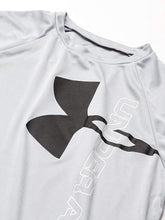 
                        
                          Load image into Gallery viewer, Under Armour Boys' Tech Split Logo Hybrid T-Shirt - JOY2ESpree
                        
                      