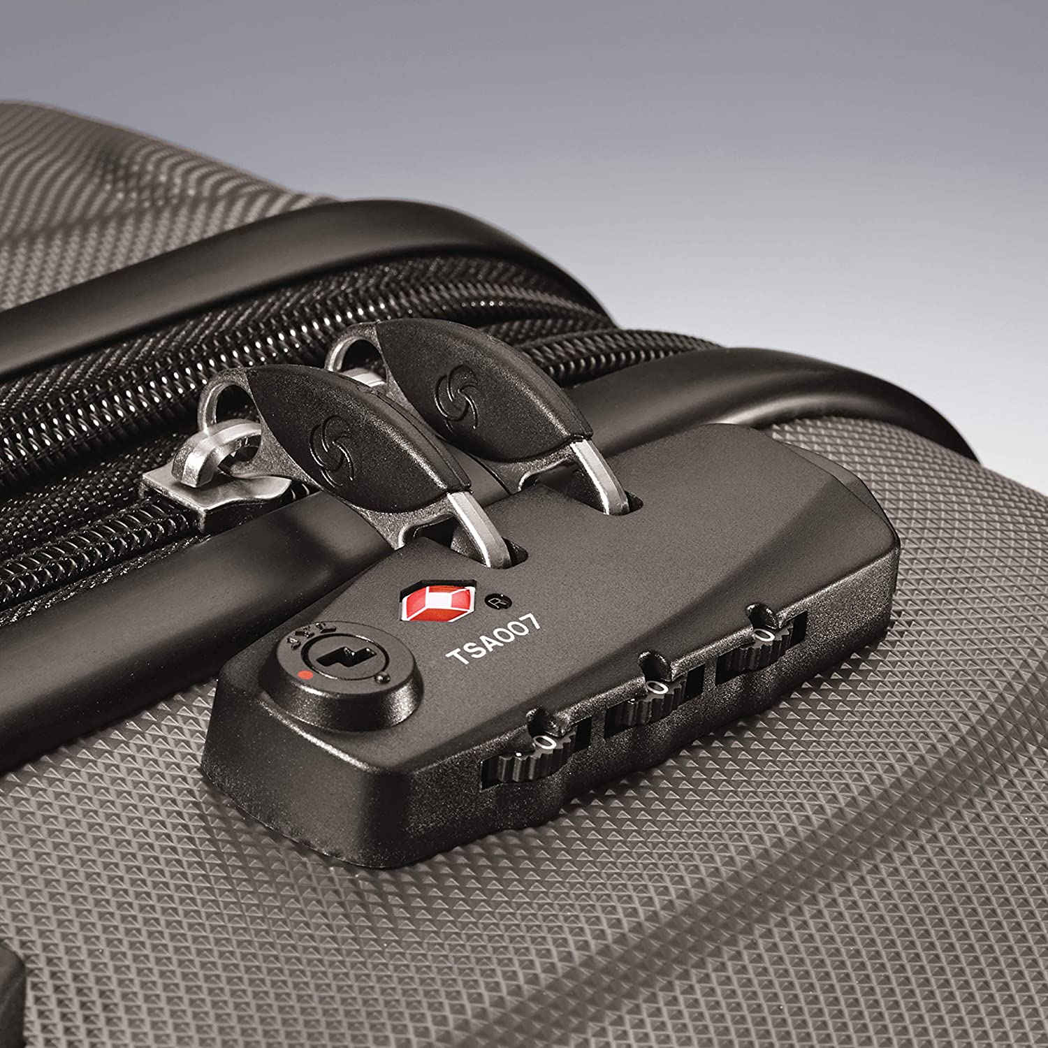 Samsonite Omni PC Hardside Expandable Luggage with Spinner Wheels, Black, Carry-On 20-Inch