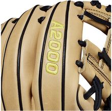 
                        
                          將圖片載入圖庫檢視器 Wilson A2000 Baseball Glove Series - JOY2ESpree
                        
                      