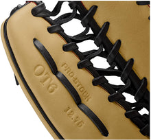 
                        
                          將圖片載入圖庫檢視器 Wilson A2000 Baseball Glove Series - JOY2ESpree
                        
                      