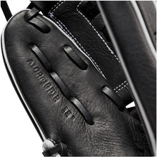 
                        
                          Cargar imagen en el visor de la galería, Wilson A1000 Fastpitch Glove Series - JOY2ESpree
                        
                      
