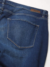 
                        
                          Cargar imagen en el visor de la galería, Jag Jeans Women's Plus Size Viola High Rise Skinny with Hem Detail Ankle Jean
                        
                      