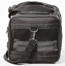 
                        
                          Cargar imagen en el visor de la galería, Sherpa Original Deluxe Airline Approved Pet Carrier, Medium, Black
                        
                      