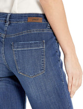 
                        
                          画像をギャラリービューアに読み込む, Jag Jeans Women's Carter Girlfriend Jean with Embroidered Cuff
                        
                      