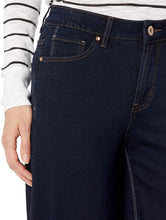 
                        
                          Load image into Gallery viewer, Jag Jeans Women's Lydia High Rise Wide Leg Crop
                        
                      