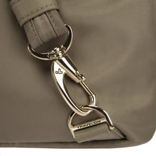 
                        
                          画像をギャラリービューアに読み込む, Travelon Women's Anti-Theft Tailored Backpack
                        
                      