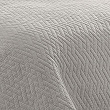 
                        
                          Muat gambar ke penampil Galeri, Tommy Bahama Chevron Quilt Set, King, Dune
                        
                      