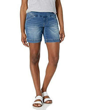 
                        
                          Cargar imagen en el visor de la galería, Jag Jeans Women's Petite Ainsley 7" Pull on Short
                        
                      