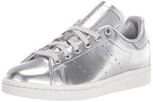 
                        
                          Cargar imagen en el visor de la galería, adidas Originals Women's Stan Smith Sneaker
                        
                      