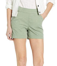 
                        
                          画像をギャラリービューアに読み込む, Jag Jeans Women's Gracie Polka Dot Pull on 5" Short
                        
                      
